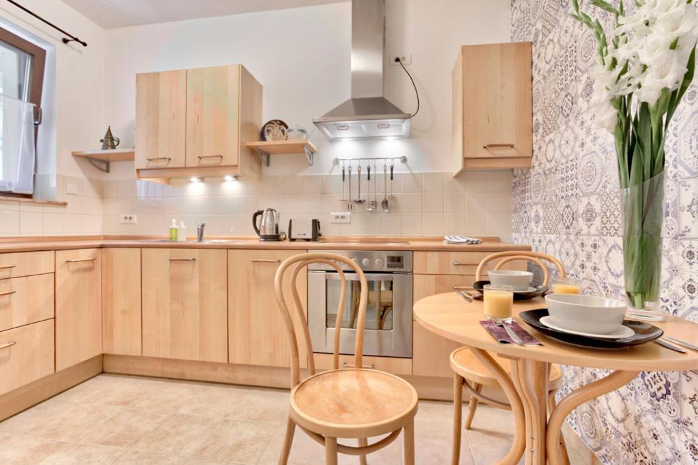 Tyzenhauz Apartments Lobzowska Street Krakow Luaran gambar